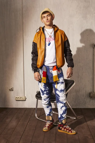 Look 30